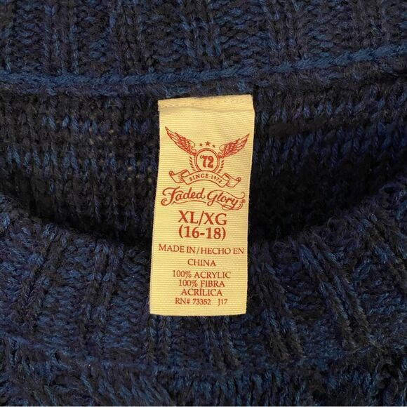 Faded Glory Women's Navy Sweater - Picture 5 of 7